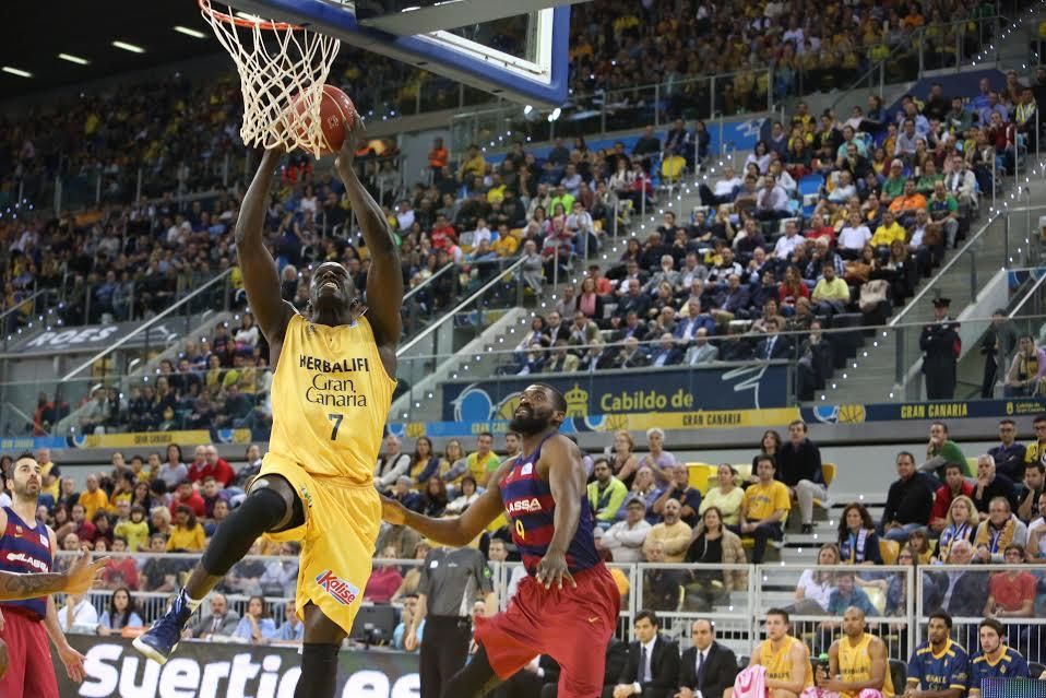 Partido entre el Gran Canaria y el FC Barcelona. (ALEJANDRO RAMOS)