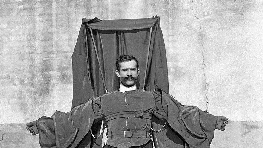 Obsesionado con volar, diseñó su propio paracaídas y se tiró de la Torre Eiffel, pero su invento acabó en tragedia