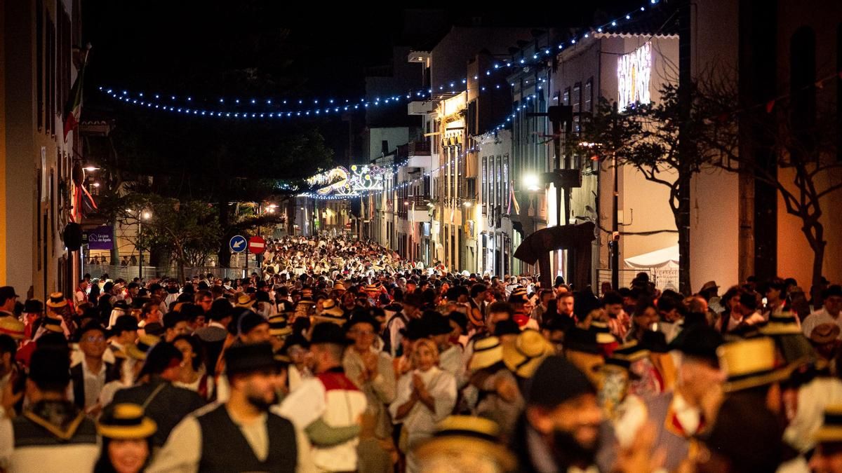 El Baile de Magos de San Benito Abad congrega a más de 12.000 personas en la ciudad de La Laguna