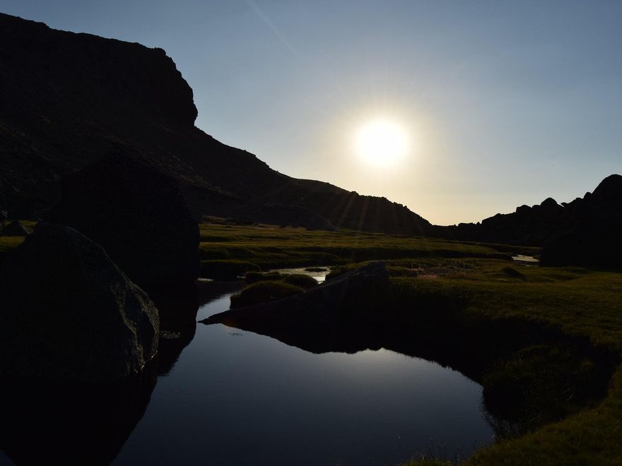 Atardece en Hoyamoros.