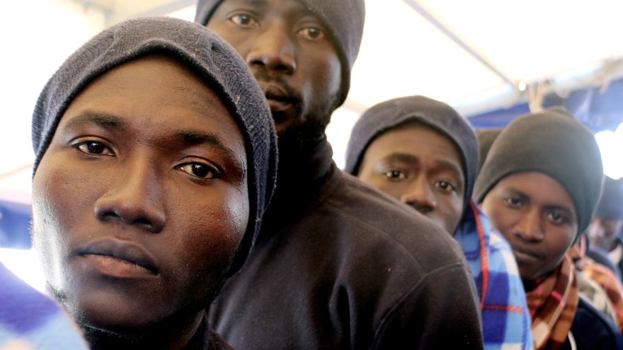 Barco de MSF rescata a 11 migrantes en el Mediterráneo