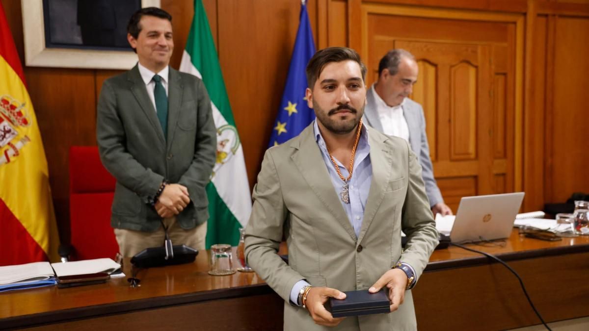 Miguel Castellano toma posesión como nuevo concejal de Vox en el Ayuntamiento de Córdoba