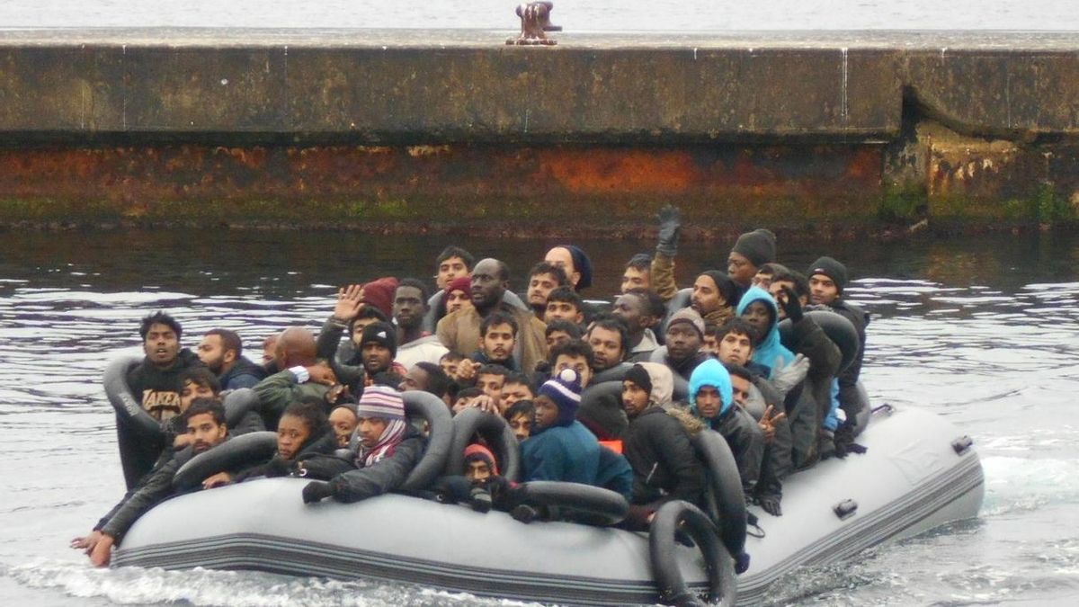Se elevan a 213 personas las auxiliadas por Salvamento y Guardia Civil en el Mar de Alborán
