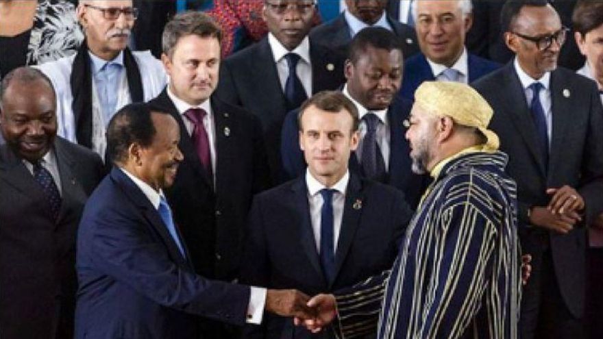 Arriba izquierda con gafas Brahim Ghali, abajo Mohamed VI compartiendo foto y lugar