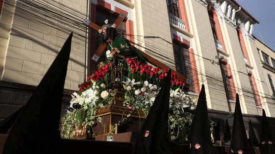 Por qué los penitentes en la Semana Santa llevan un capirote puntiagudo
