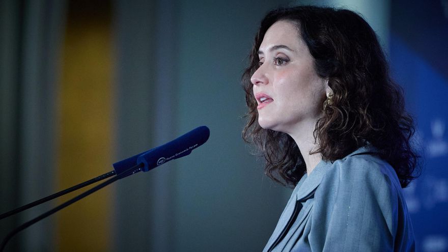 Ayuso respalda la energía nuclear en un foro en Francia y acusa al Gobierno de "condenarla sin rigor científico"