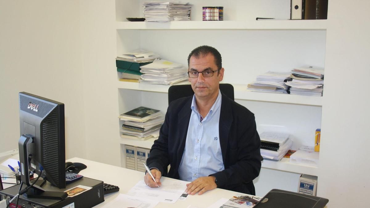 Izquierda Unida de Laredo exige el cese del concejal de Obras tras el audio de la visita a un burdel en un viaje a China