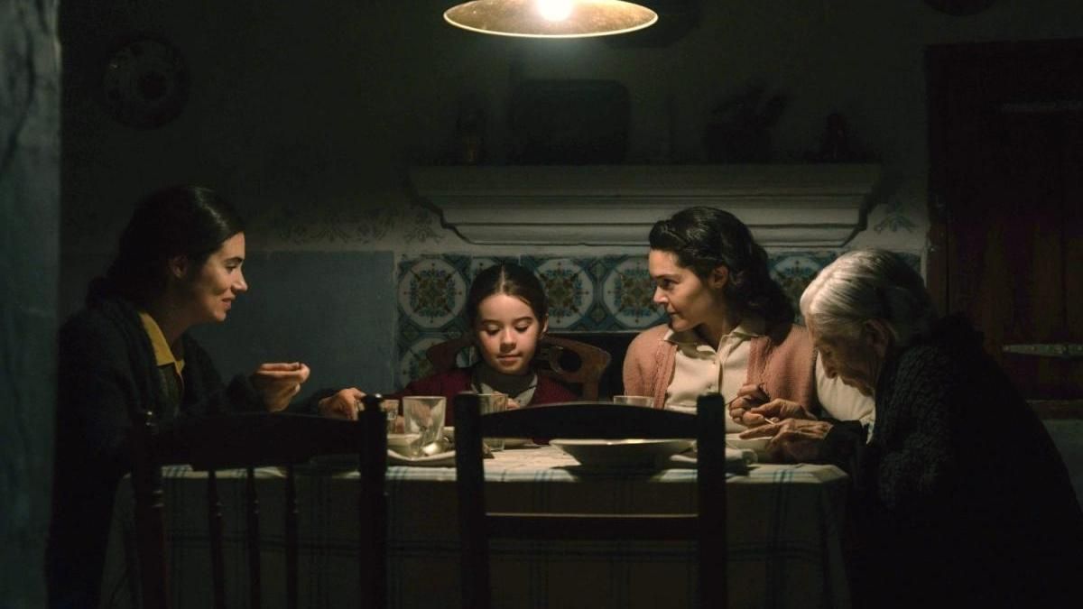 Película 'La Buena Letra', dirigida por Celia Rico Clavellino y basada en una novela de Rafael Chirbes.