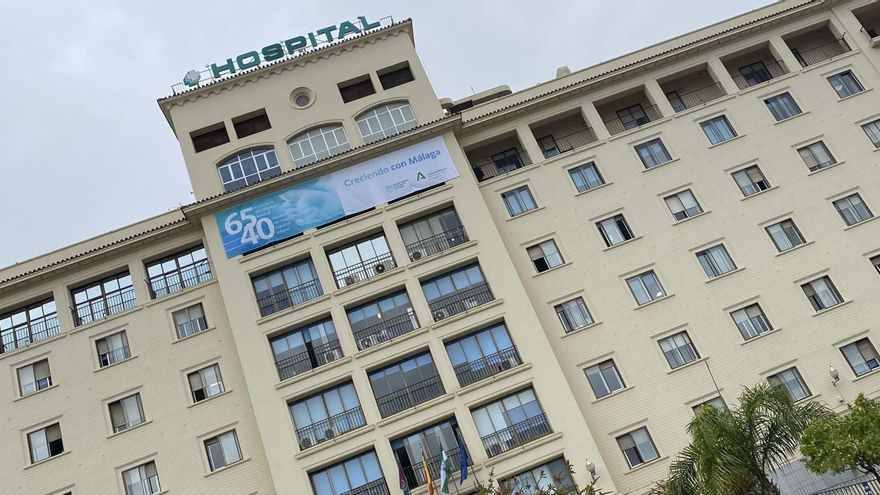 Salud contrata refuerzos por el contagio de 80 sanitarios en el hospital de Málaga