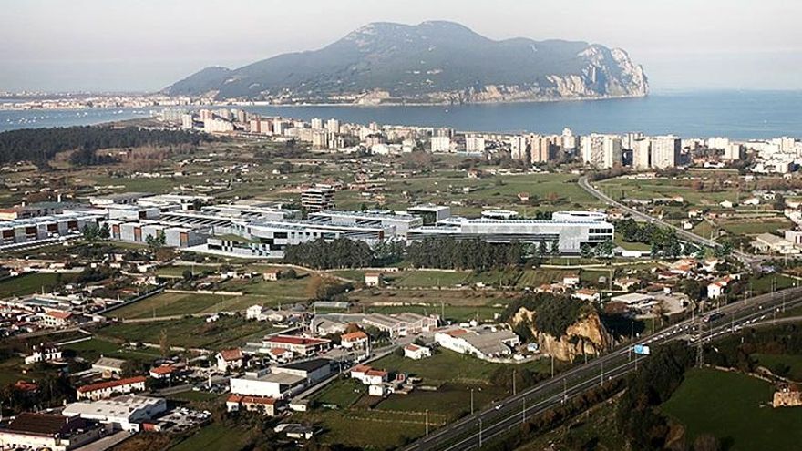 El Gobierno de Cantabria se abre a "corregir todo lo que vea razonable" en el PSIR de Laredo: "No venimos a fastidiar a nadie"
