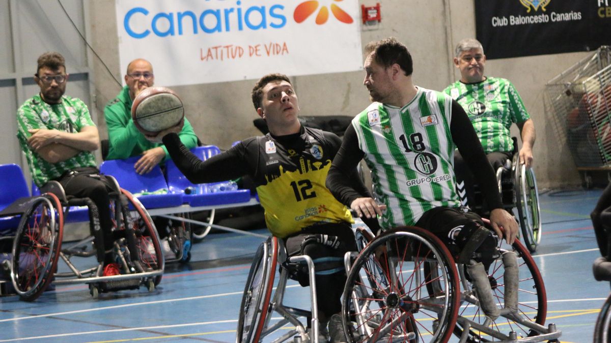 Sebas en el partido de liga ante el Vistazul.