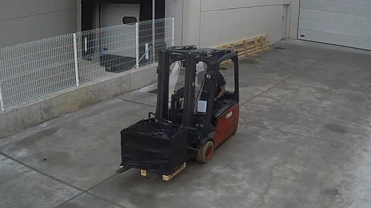 El trabajador detenido aprovechaba los descansos laborales para robar material