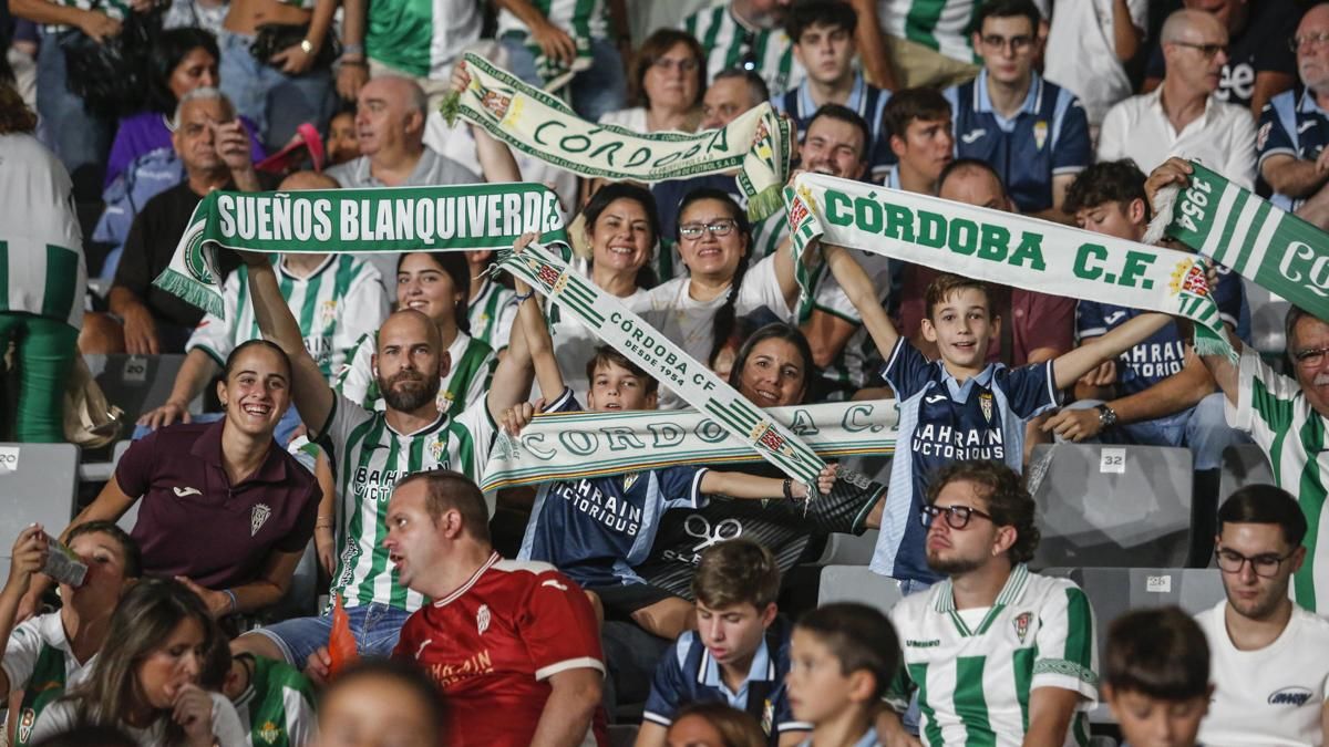 Grada Blanquiverde del Córdoba CF - Granada CF