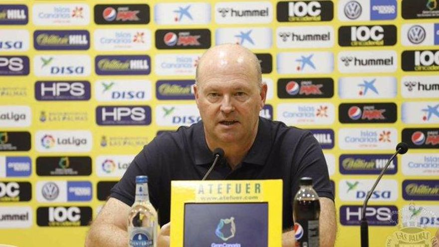 Pepe Mel busca que su equipo sea "compacto" en Málaga por las numerosas bajas