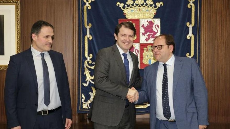 El PSOE de La Bañeza denuncia que el equipo de Gobierno del PP cobrará más de un millón en sueldos y dietas