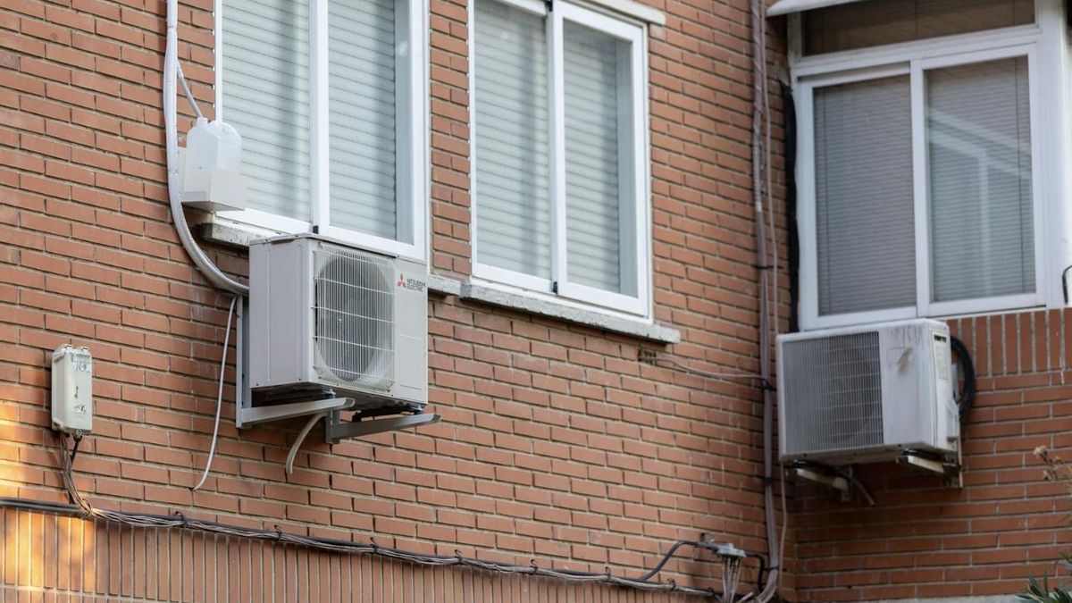 Esto es lo que debes saber sobre cómo y dónde colocar el aire acondicionado si quieres ahorrarte una multa