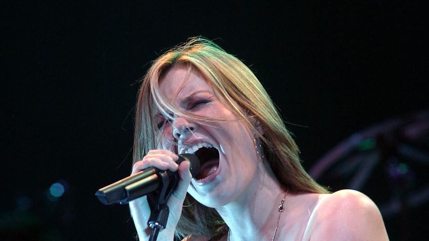 La artista británica que eligió desaparecer en su mejor momento: el número uno que enamoró al mundo hace 25 años