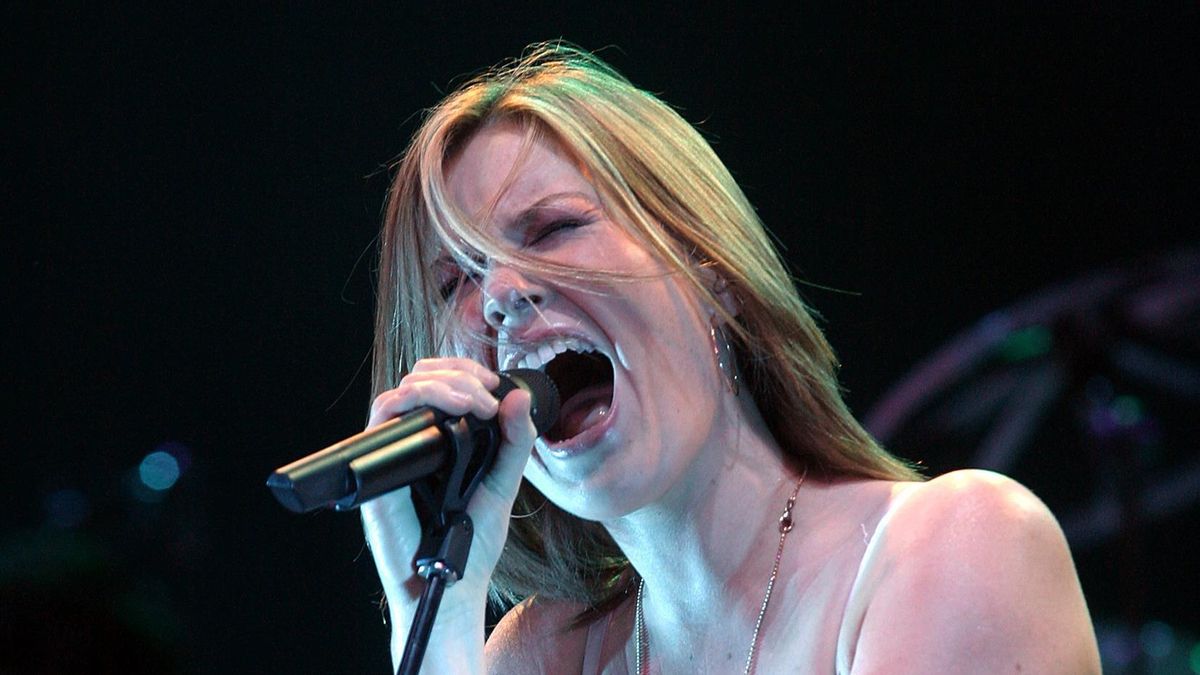 La artista británica que eligió desaparecer en su mejor momento: el número uno que enamoró al mundo hace 25 años