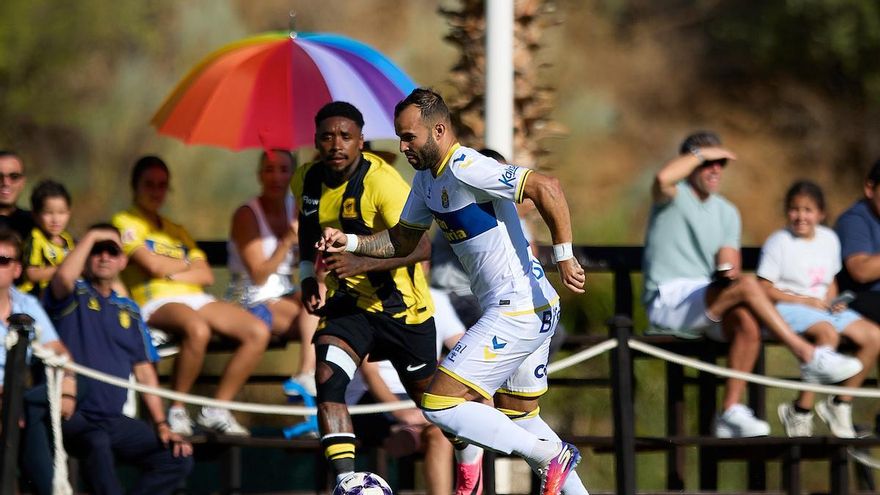 Las Palmas pierde un tenso amistoso