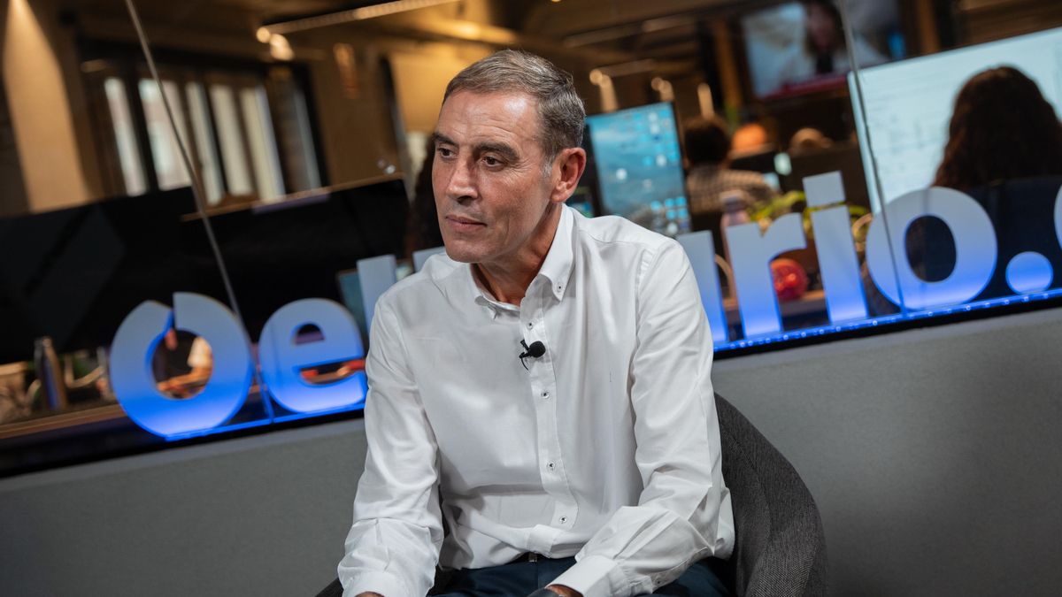 El doctor Luis Martos, en un momento de la entrevista con elDiario.es