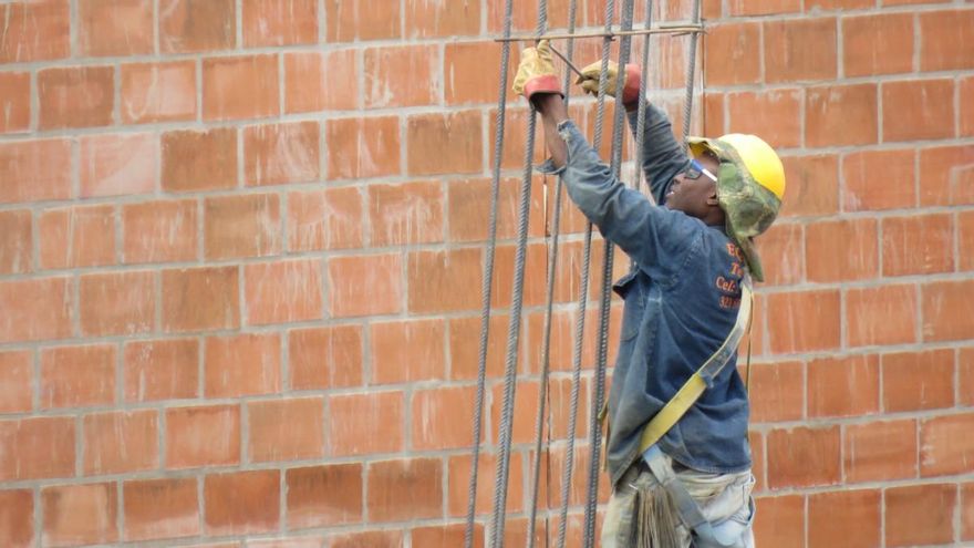 Aragón remonta la crisis con 8.500 trabajadores más y 500 empresas menos