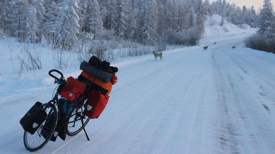 Andrés Abián, el 'hombre de las nieves' que lleva 23 años viajando por el mundo a pedales