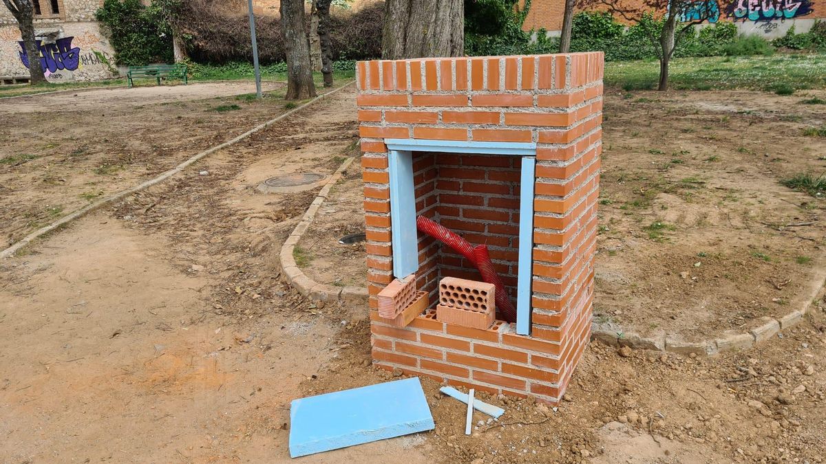 Caja de registros hecha con ladrillos