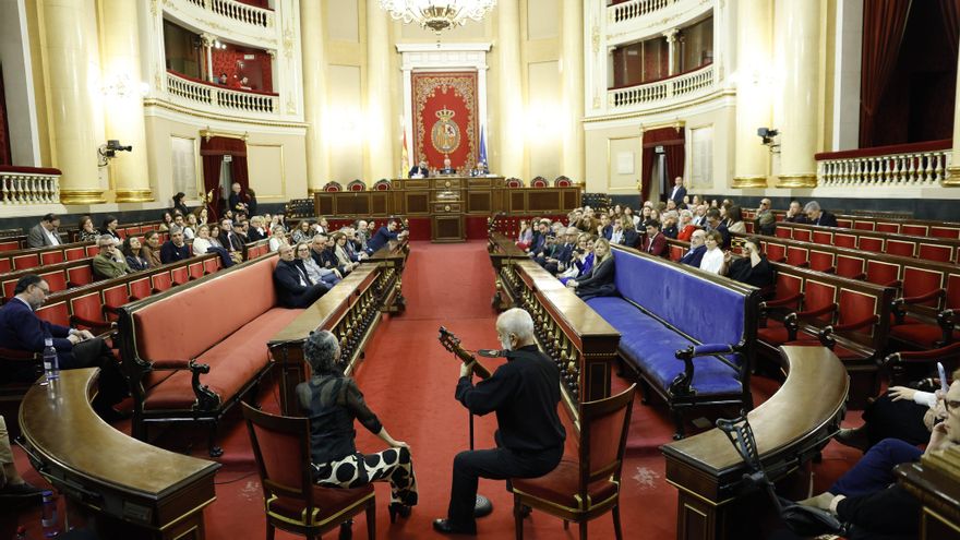 El acto se ha celebrado en el Antiguo Salón de Sesiones del Senado.