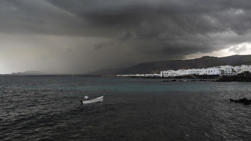 Las inusuales imágenes de Lanzarote inundado por las fuertes lluvias de este sábado