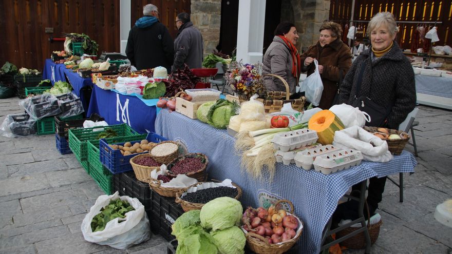 Los baserritarras jubilados que vendan en mercados deberán comunicarlo a la Seguridad Social aunque no tengan que cotizar