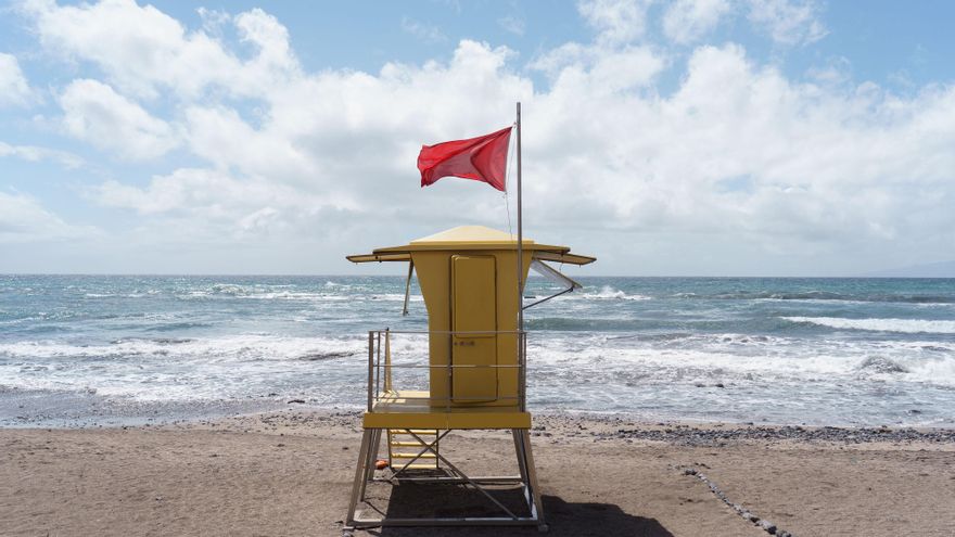 ¿Quién 'socorre' a los socorristas? El colectivo denuncia su situación laboral