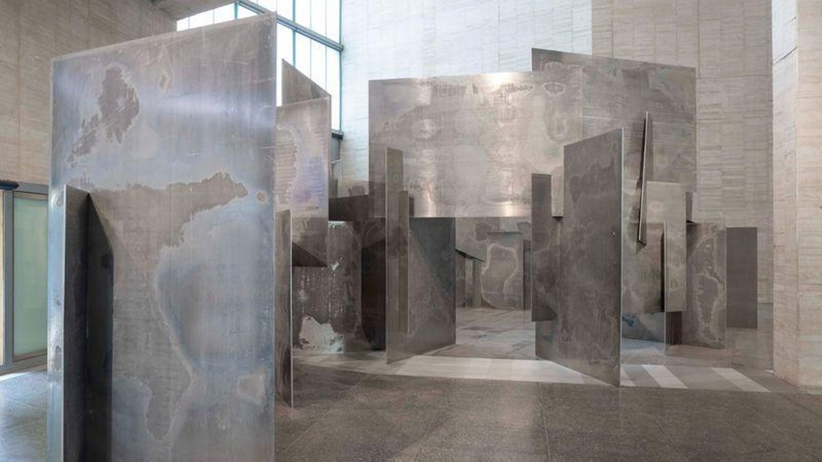 El Musac inaugura tres nuevas exposiciones de artistas como Carlos León y Ana Laura Aláez