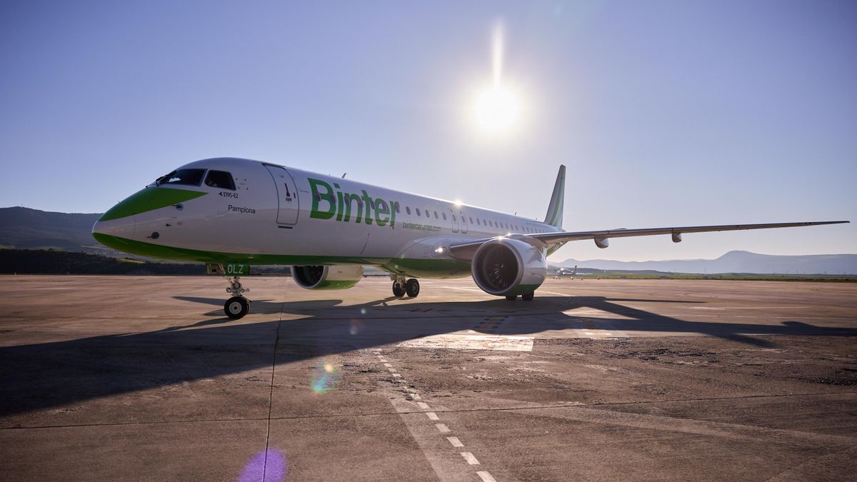 Avión de Binter para volar a las Islas Canarias
