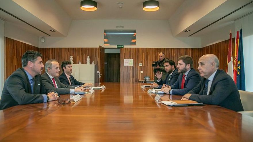 Castilla-La Mancha propone al Ministerio "avanzar" en el tramo de AVE extremeño mientras se despeja el toledano