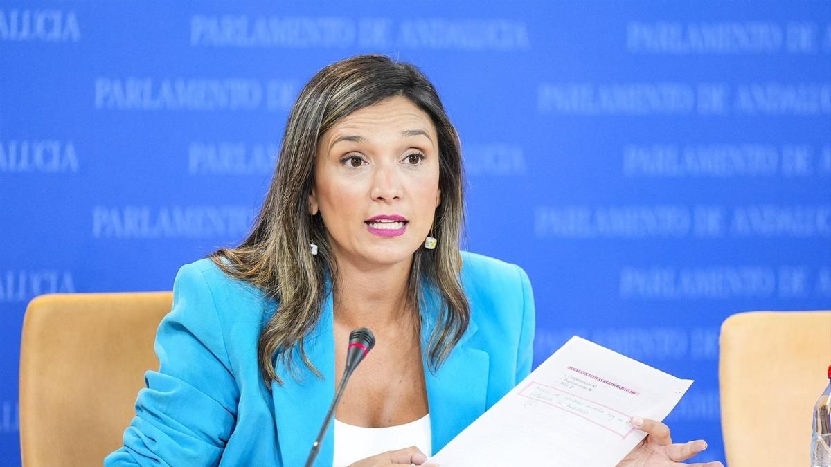 La número dos del PSOE andaluz vuelve a denunciar insultos machistas en redes sociales: "No nos vais a callar jamás"