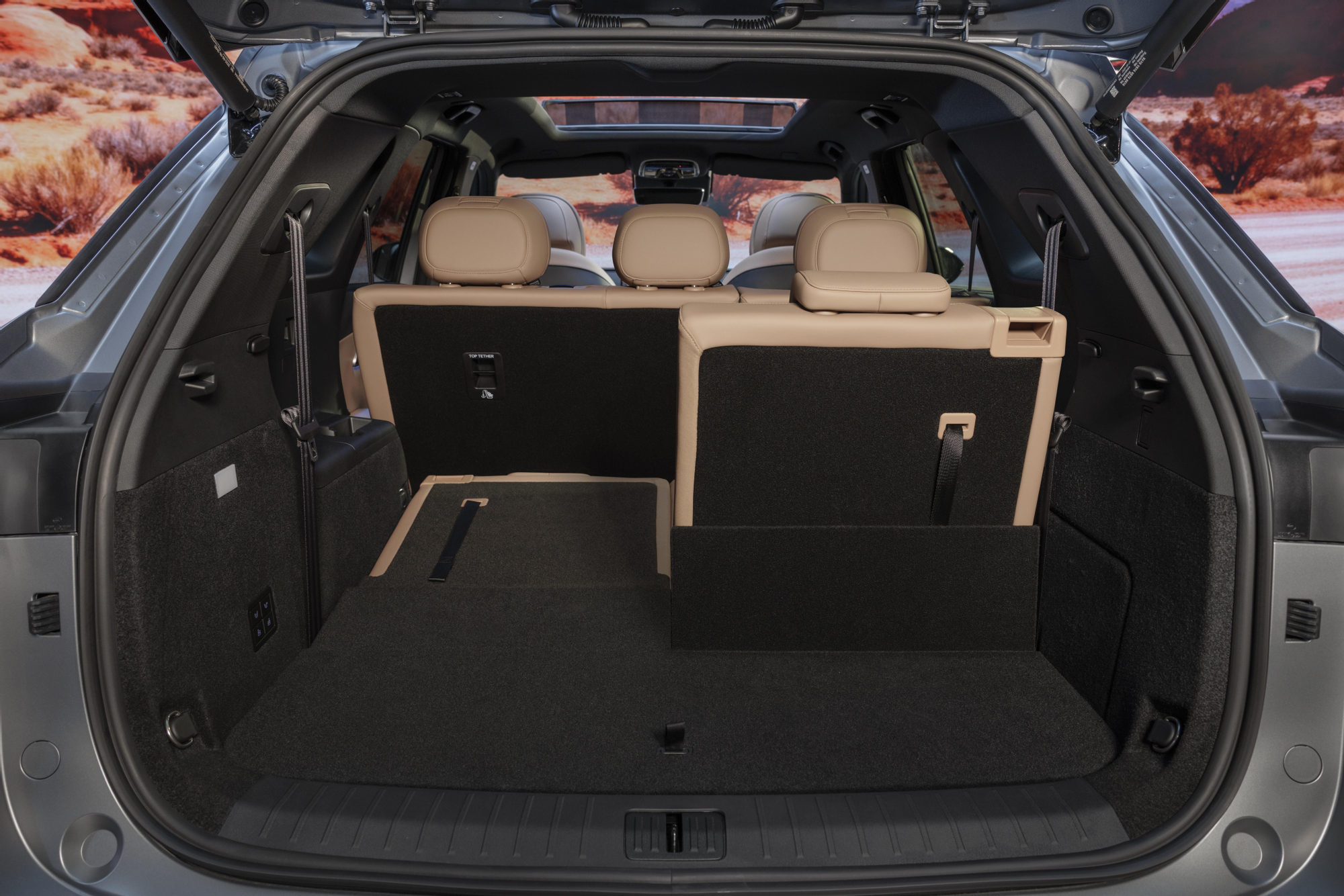 El habitáculo del s900 con seis de las plazas desplegadas y una abatida.