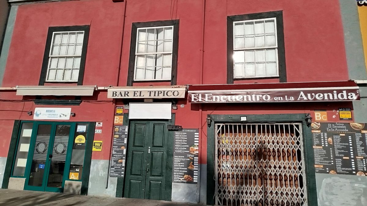 La hamburguesería El Típico celebra su 50º aniversario