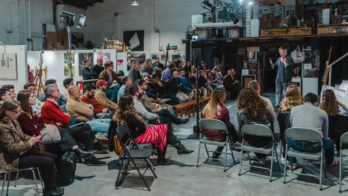 Políticos y expertos en comunicación política preparan las campañas electorales con la vista en el 29N