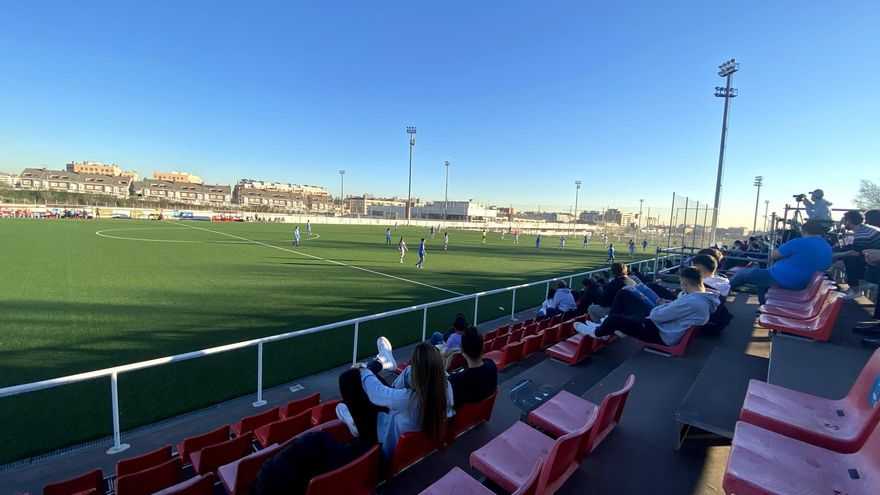 Los aficionados del Rayo, ante la polémica machista: “No creo que las jugadoras se sientan seguras”