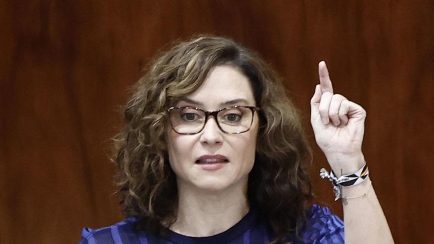 La presidenta regional, Isabel Díaz Ayuso, durante su intervención este jueves en el pleno de la Asamblea de Madrid. EFE/ Sergio Pérez