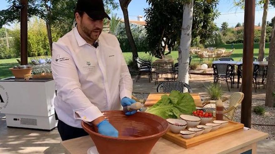 Xanty Elias en su Finca Alfóiz.