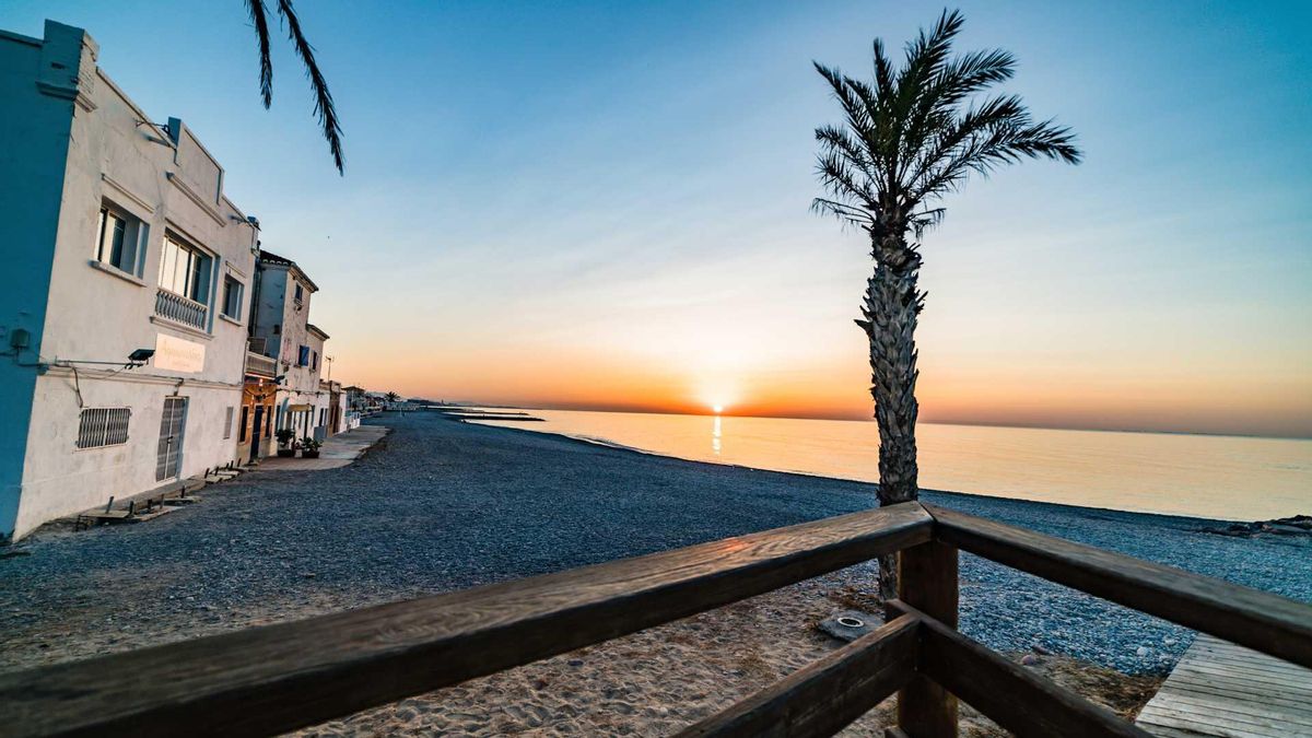El pequeño pueblo de Castellón de herencia árabe donde descansar entre playas y pequeñas calas