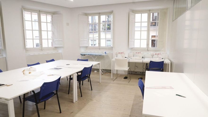 Aula de costura en Clara del Rey