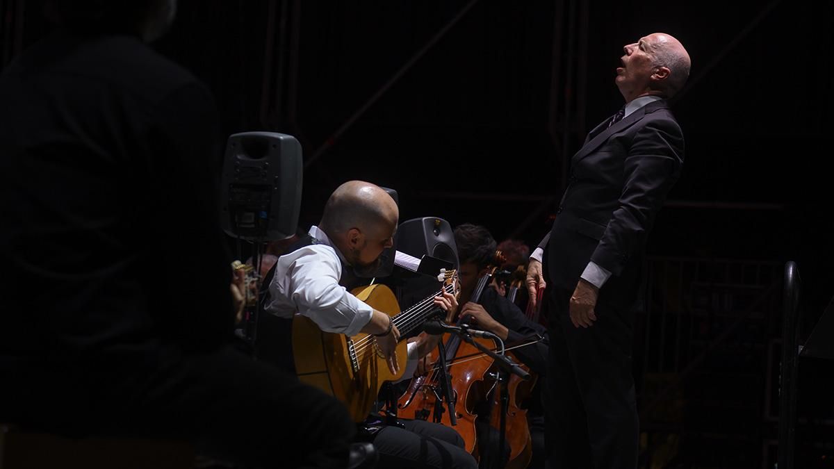 Homenaje a Manolo Sanlúcar en el inicio del Festival de la Guitarra