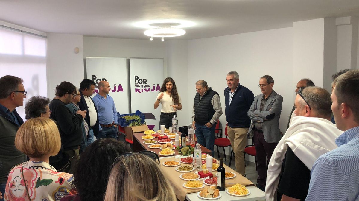 Afiliados en la nueva sede de Por La Rioja