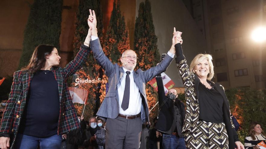 Inés Arrimadas, Francisco Igea y Verónica Casado, en el cierre de campaña Ciudadanos.