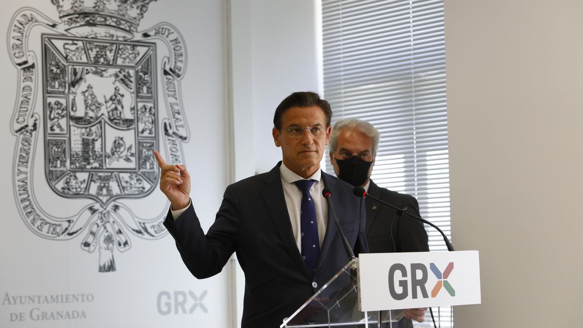 El alcalde de Granada, Luis Salvador, comparece ante los medios para abordar asuntos de actualidadad, a 8 de junio del 2021