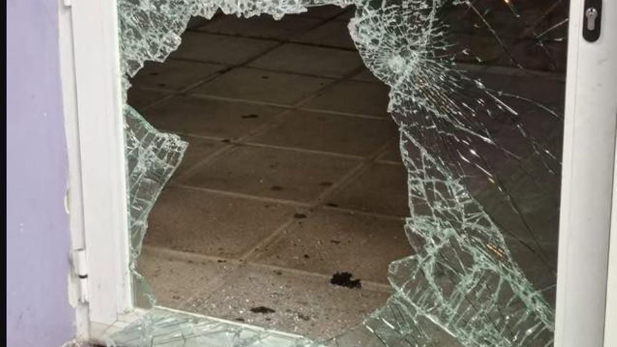 Una iniciativa ciudadana busca ayudar a dos librerías vandalizadas y víctimas de robos en Cuenca