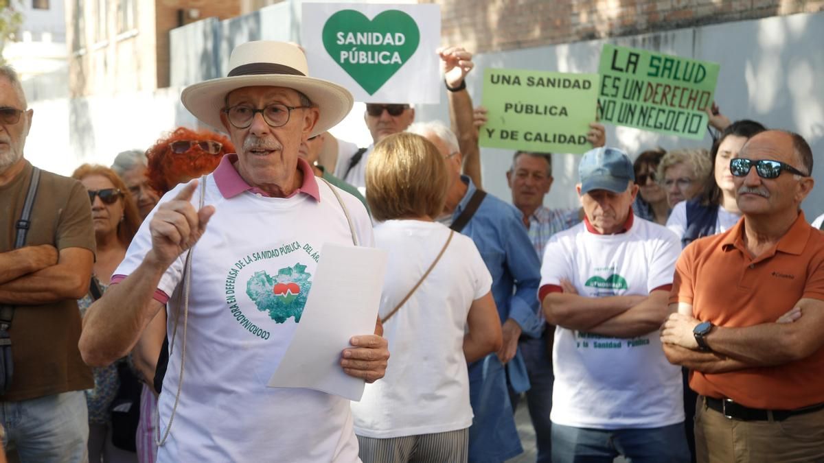 Mareas Blancas de Córdoba se concentra tras la presentación de un escrito solicitando una reunión con la nueva delegada de sanidad
