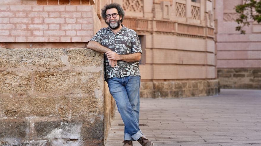 'Chipi' estrena el FIT de Cádiz con una reivindicación de la "labor social" de los bares